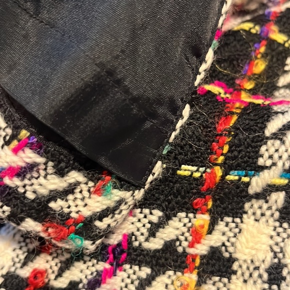 Vintage Below The Knee Plaid Wool Skirt with Pockets by Liz Claiborne/ Size 12 - Picture 9 of 9